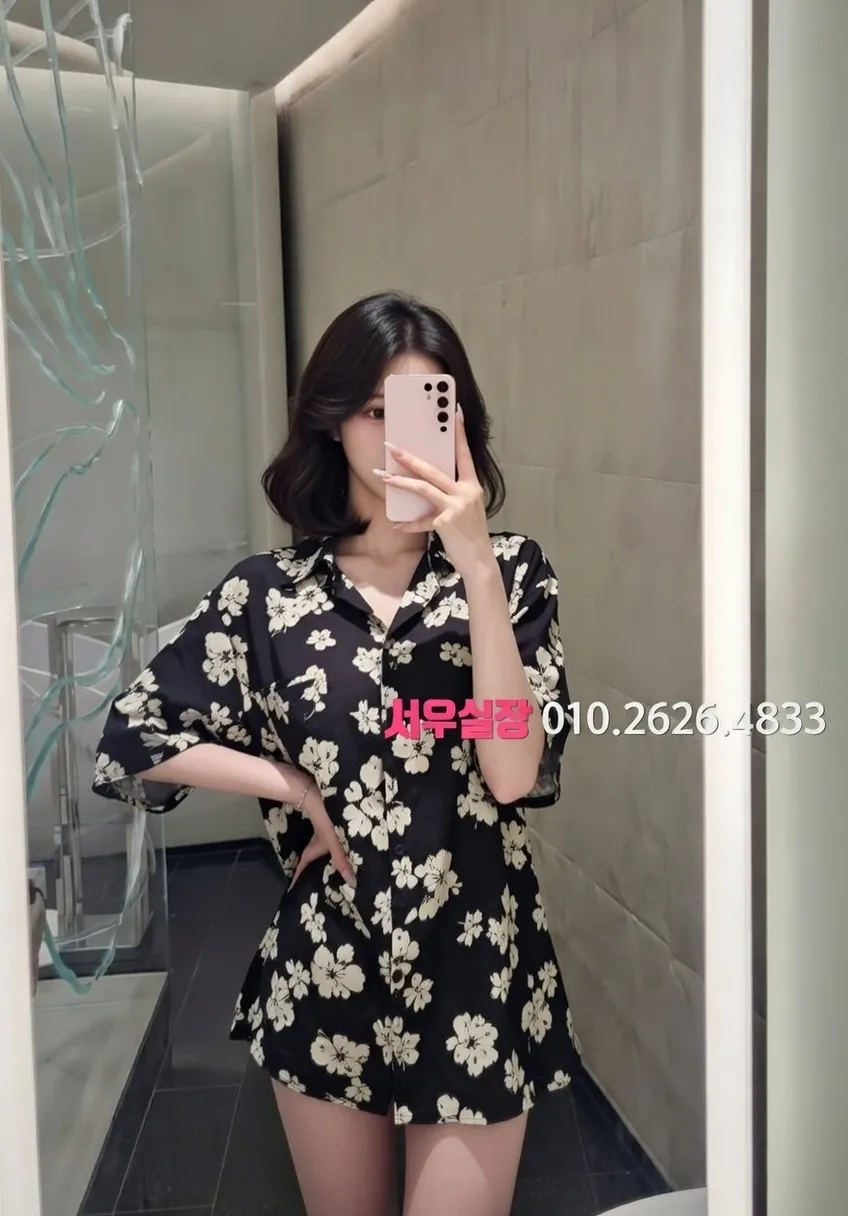 행궁동 미러룸 프리미엄 라인업 12번 프로필